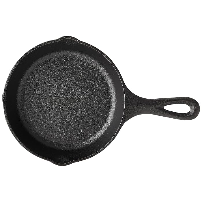 Lodge Wildlife Series - 6.5" Cast Iron Skillet with Wolf Scene