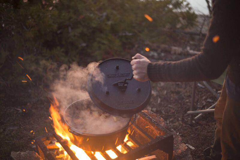 Camp Chef Deluxe Dutch Oven