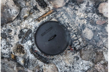 Camp Chef 12in Cast Iron Classic Standard Dutch Oven